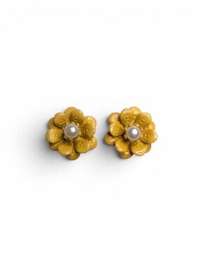 Vintage Mustard Yellow Enamel Flower Stud Earrings Faux Pearl Center